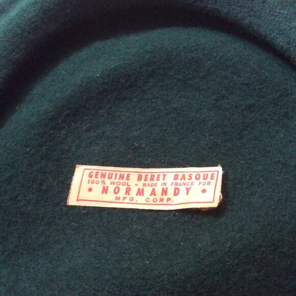 Mid century MFG. Corp. forest green felt beret, made in Normandy, like new - Picture 4 of 4